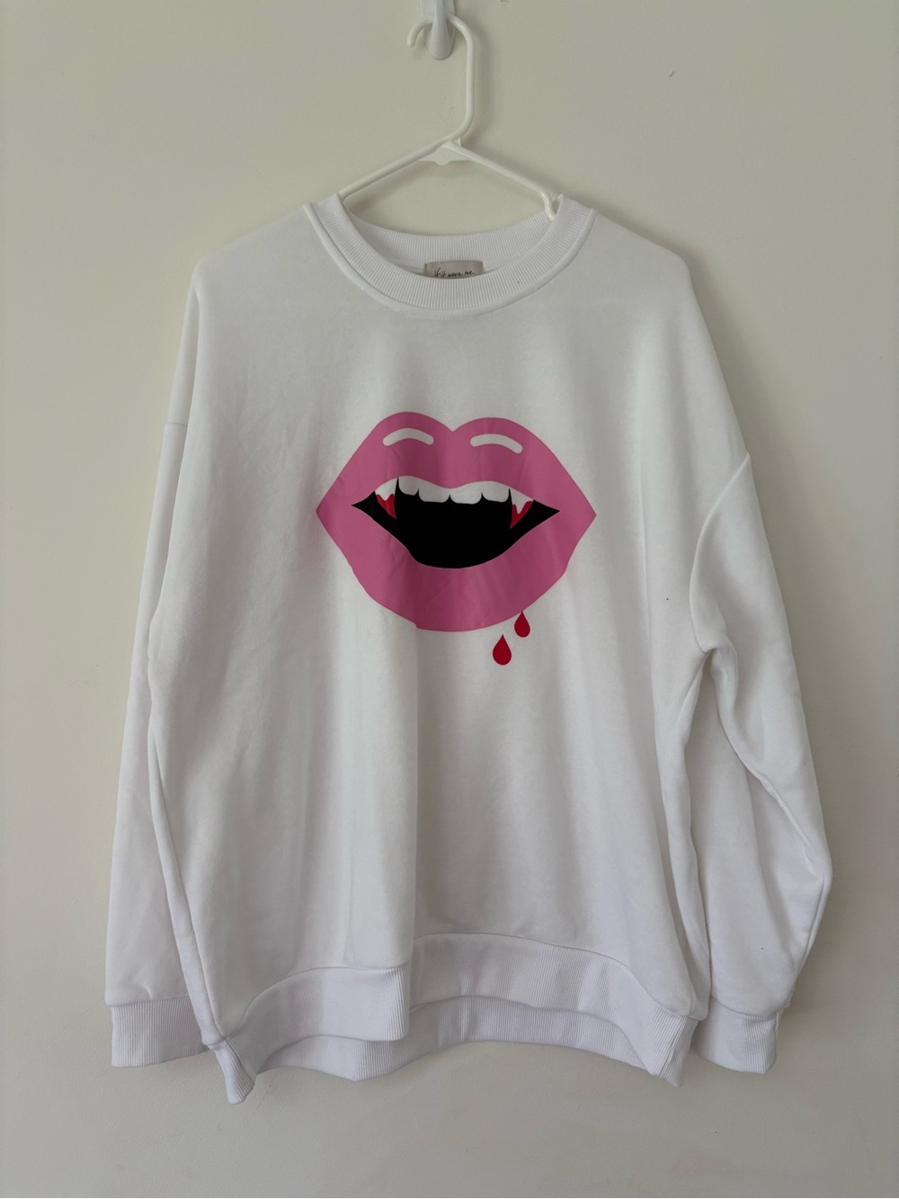 if it were me White Crewneck with Pink Vampire Lips Graphic Like New